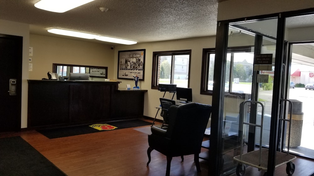Super 8 By Wyndham St. Cloud 9/26