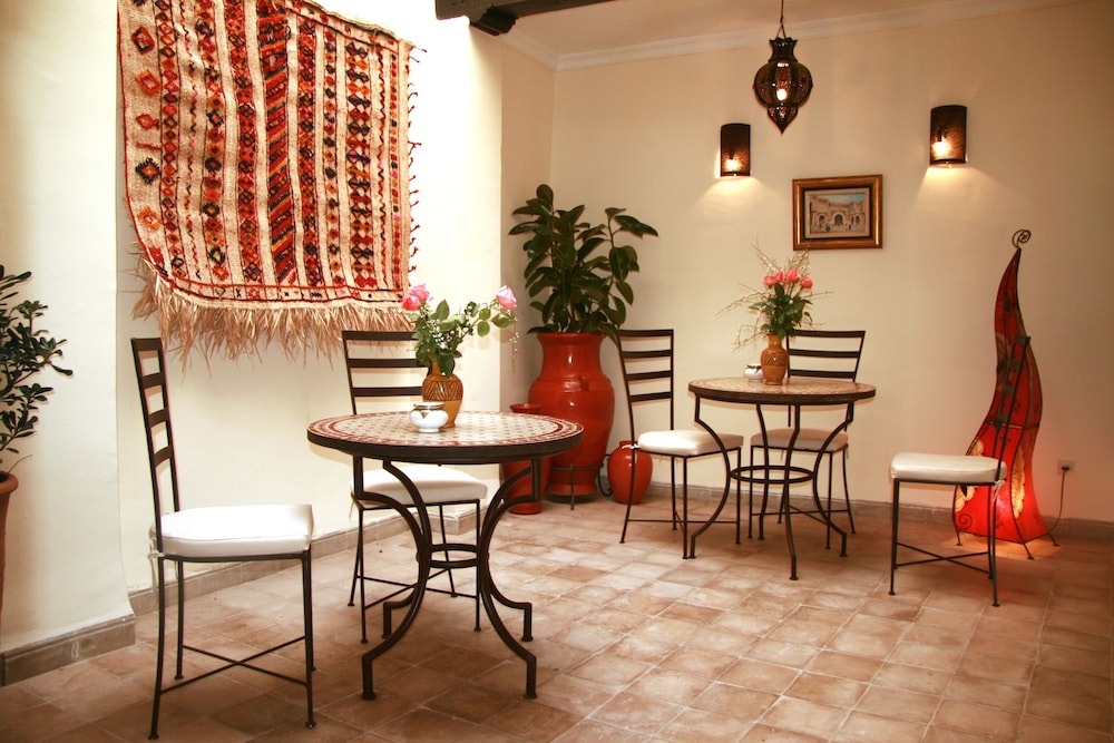 Riad Carina 53/75
