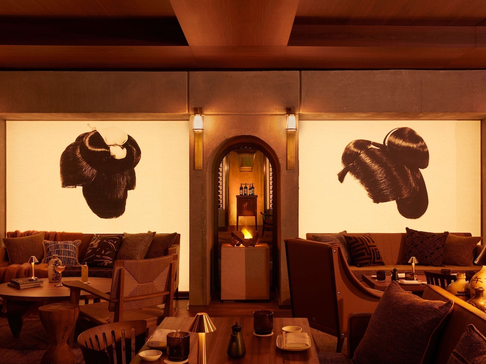 Mondrian Bordeaux Hotel des Carmes 37/56