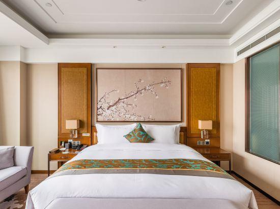 Executive, King Bed