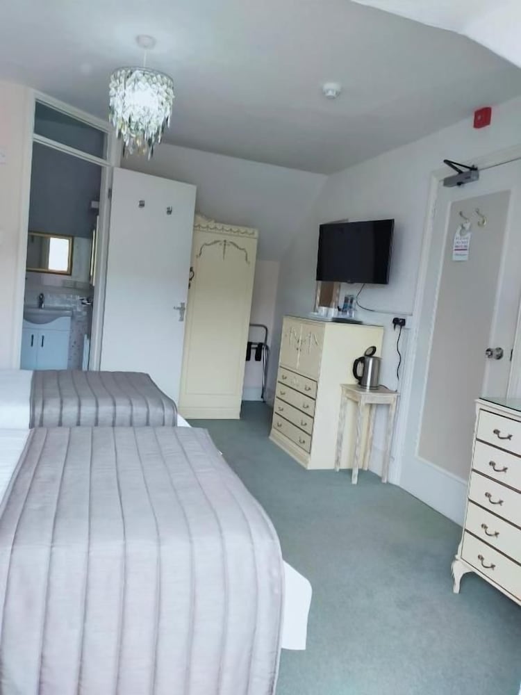 The Groveside Guest House 19/48