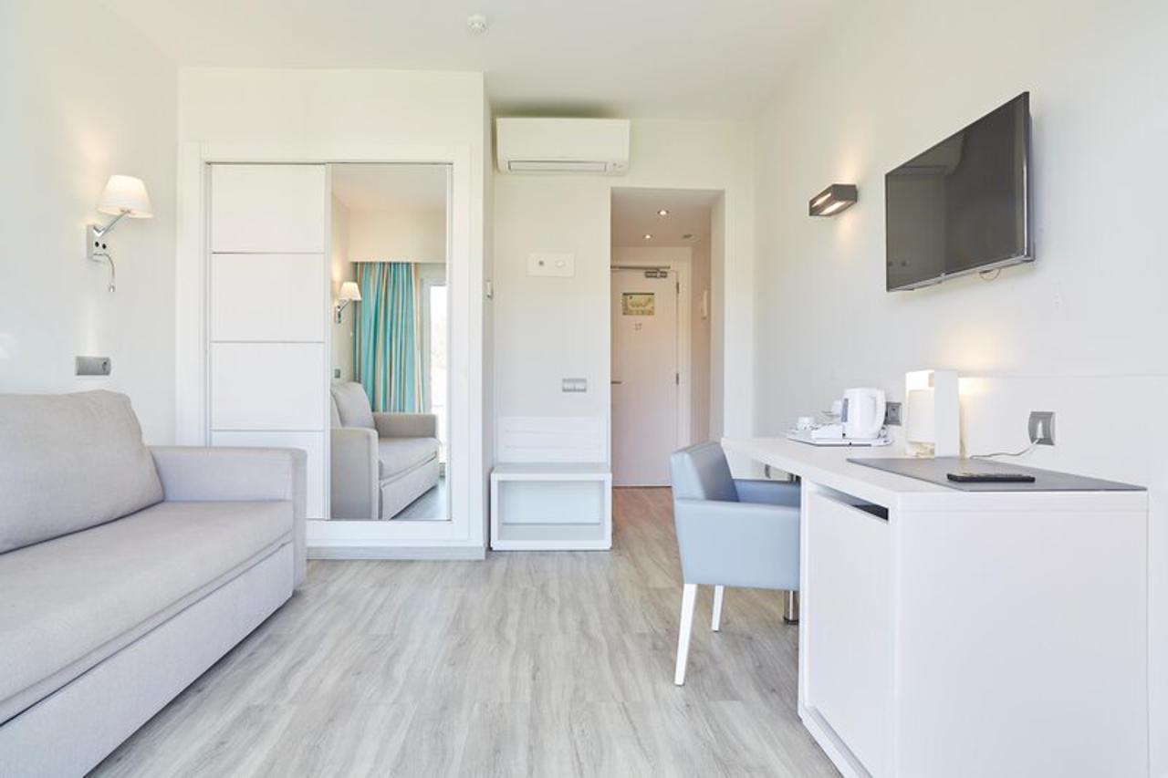 Invisa Hotel Es Pla - Adults Only 59/68