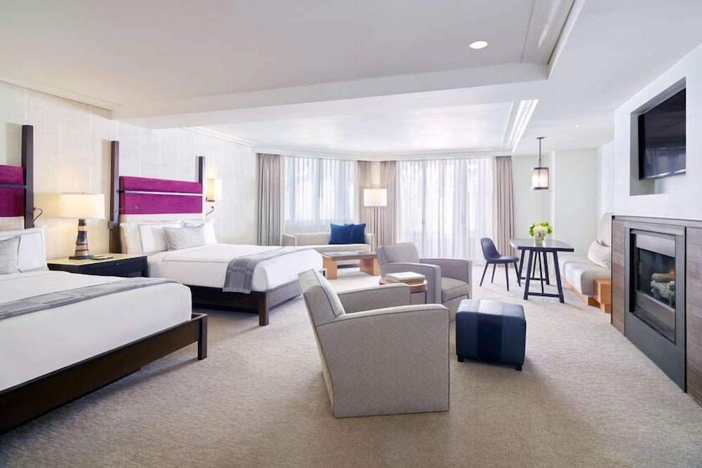 Premium, 2 Queen Beds, Mountain Side