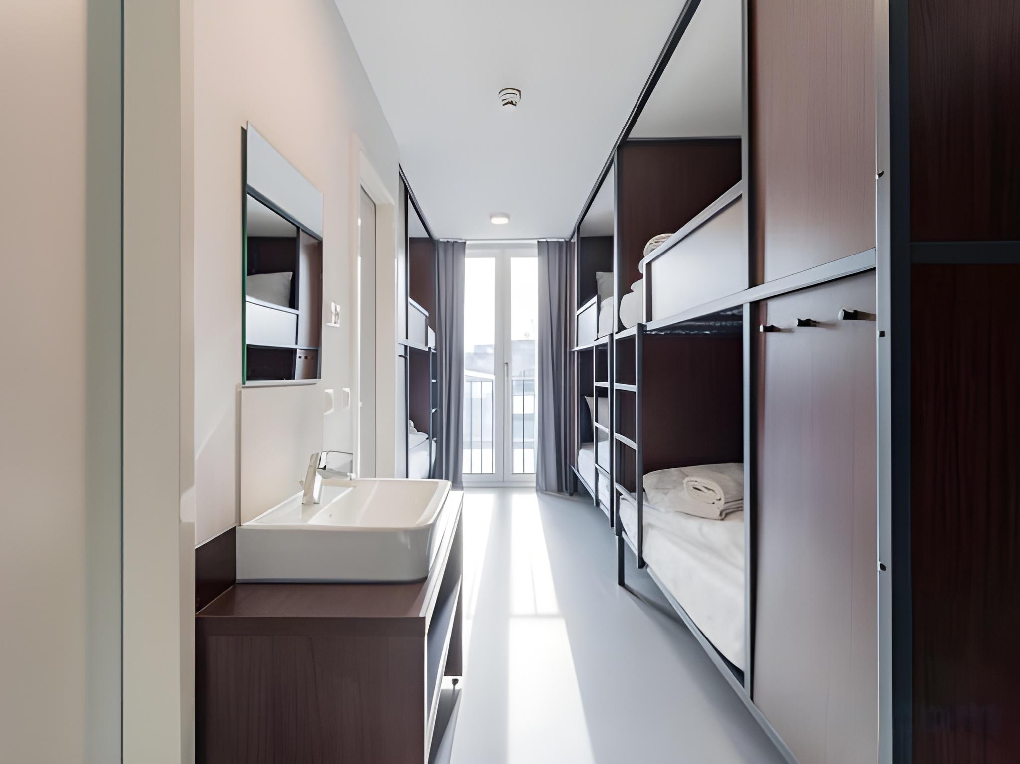 Deluxe, Family, 3 Bunk Beds