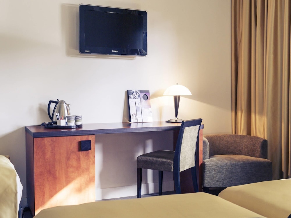 Mercure Maurepas Saint Quentin 59/70