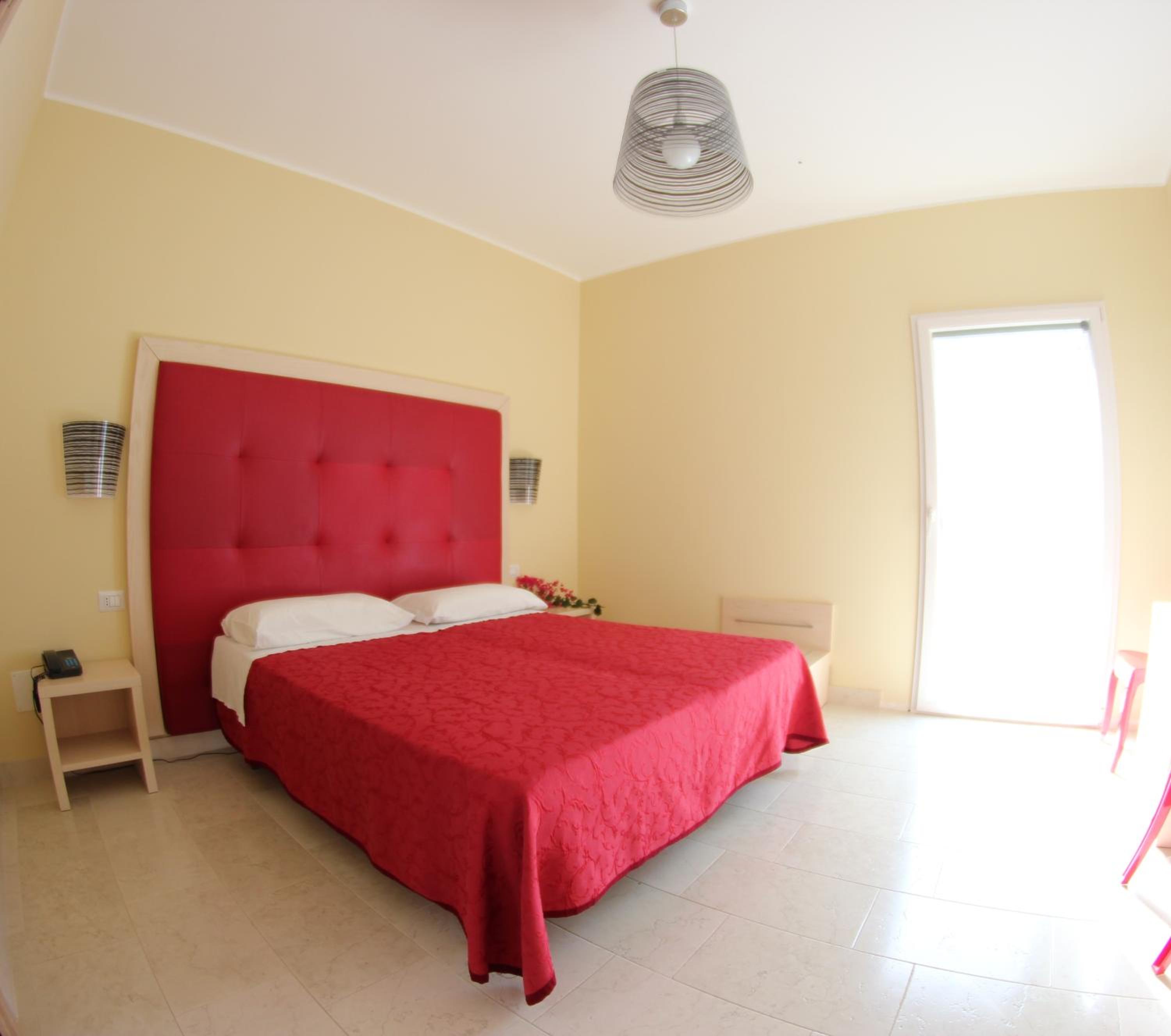 Room at Hotel Sole, LAMPEDUSA