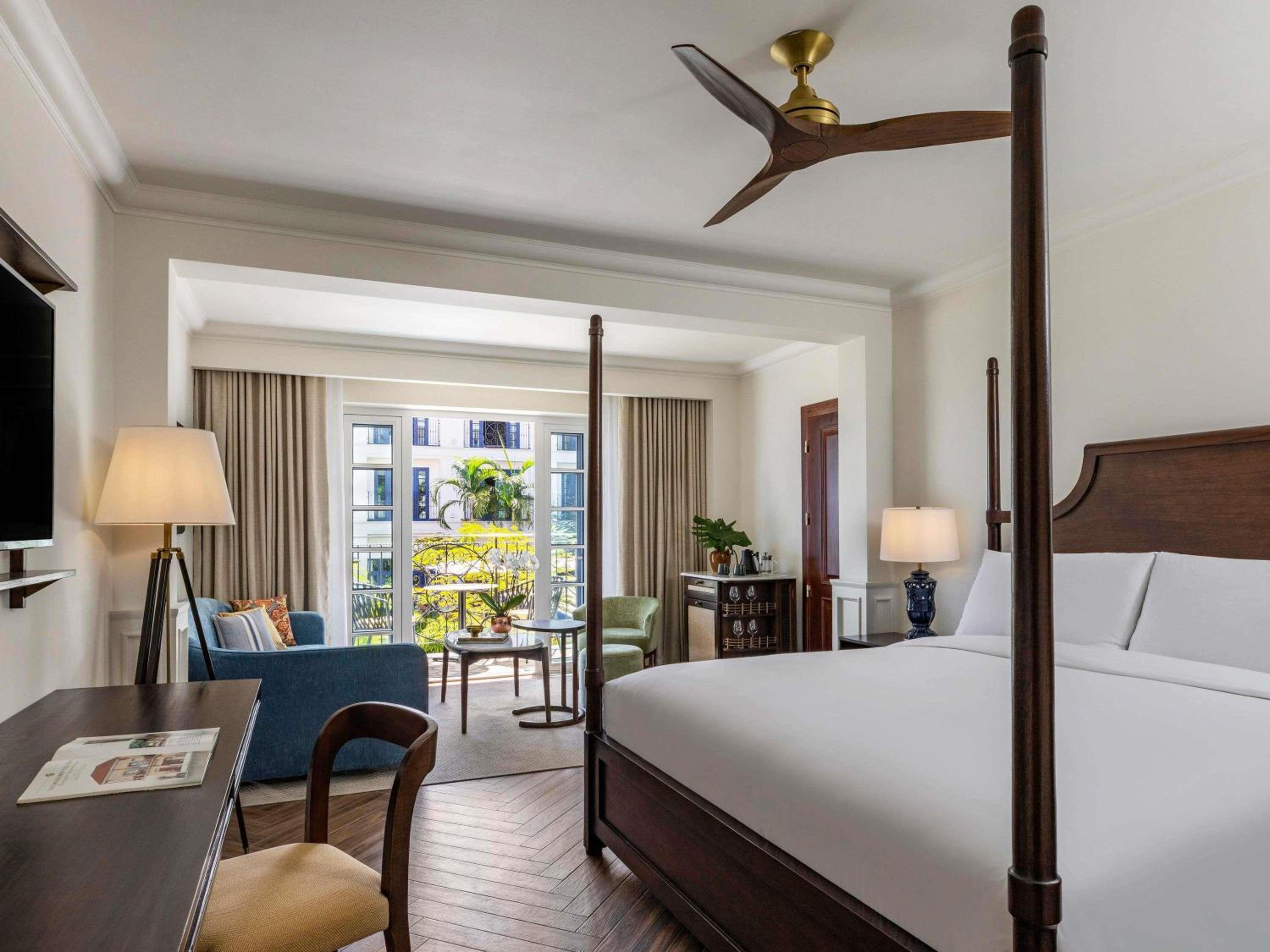 King Bed, Plaza or Historical View, Balcony