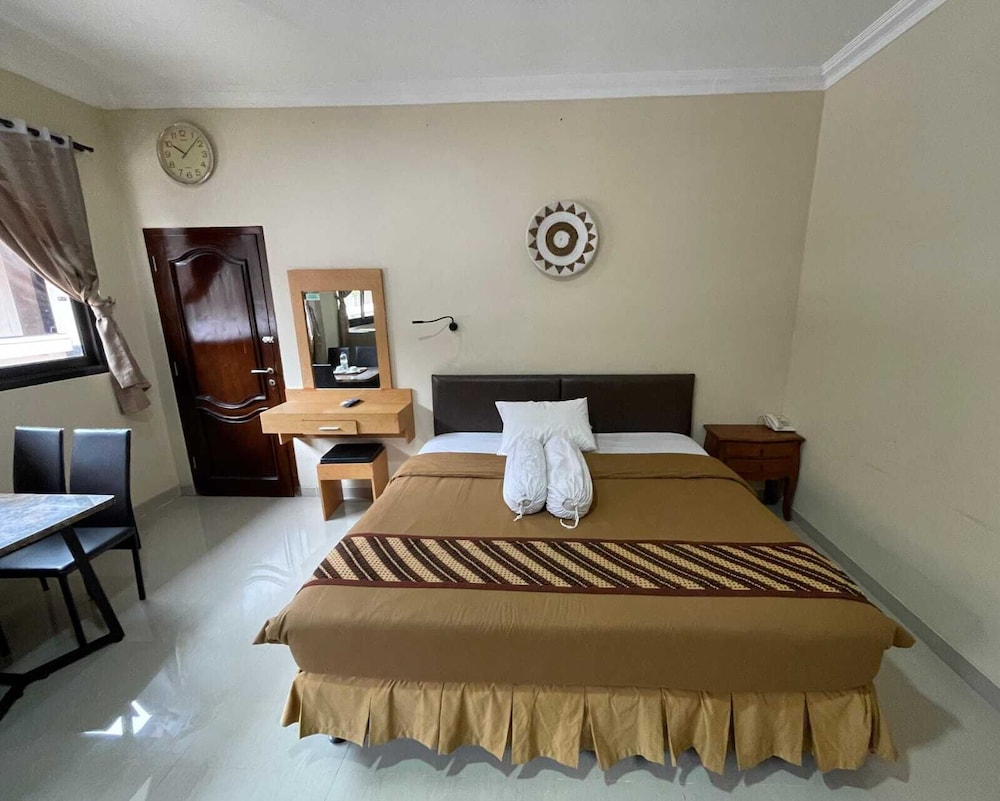 EXECUTIVE, STUDIO, SUITE