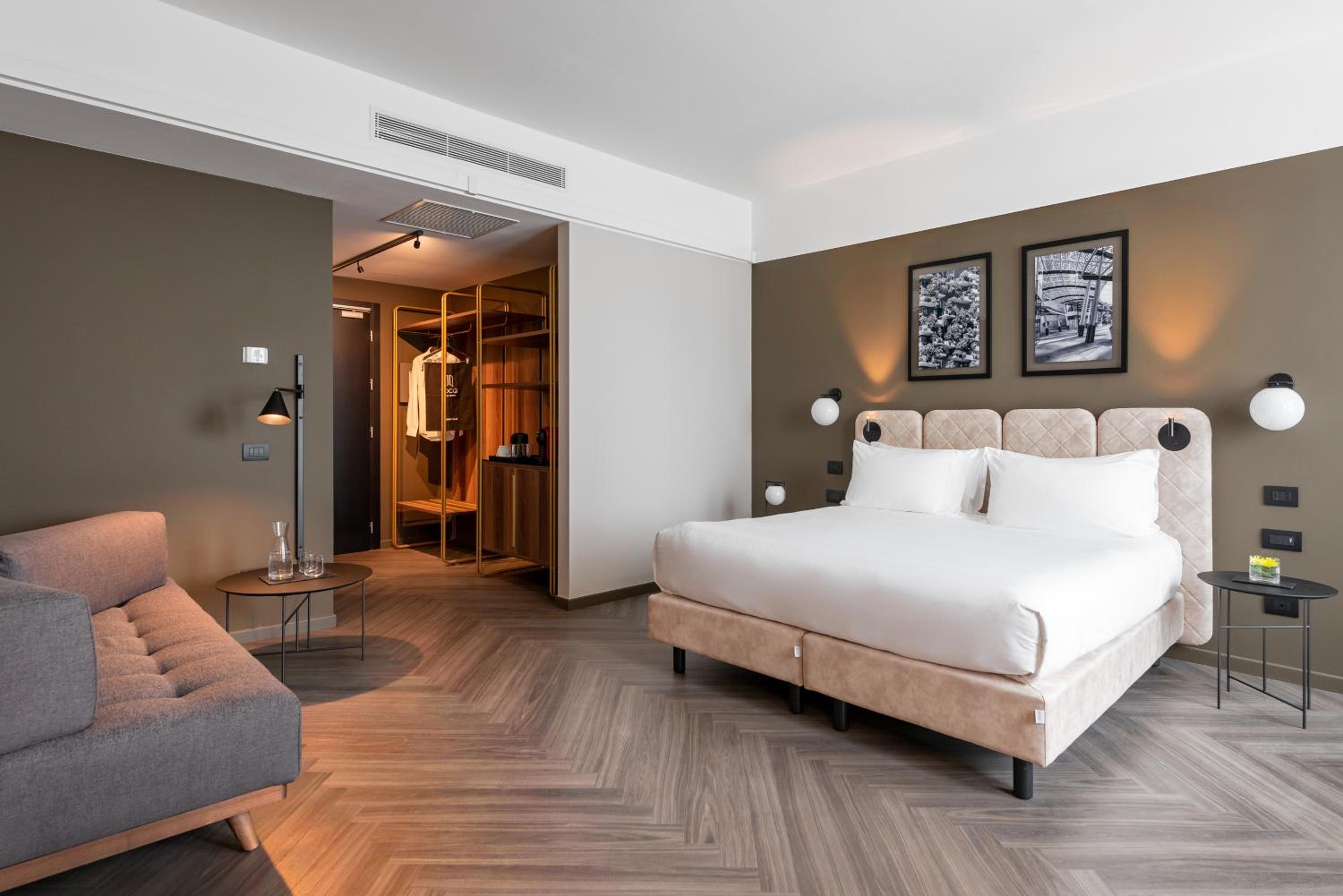 جناح جونيور بسرير كوين، Hotel Tocq 3/5