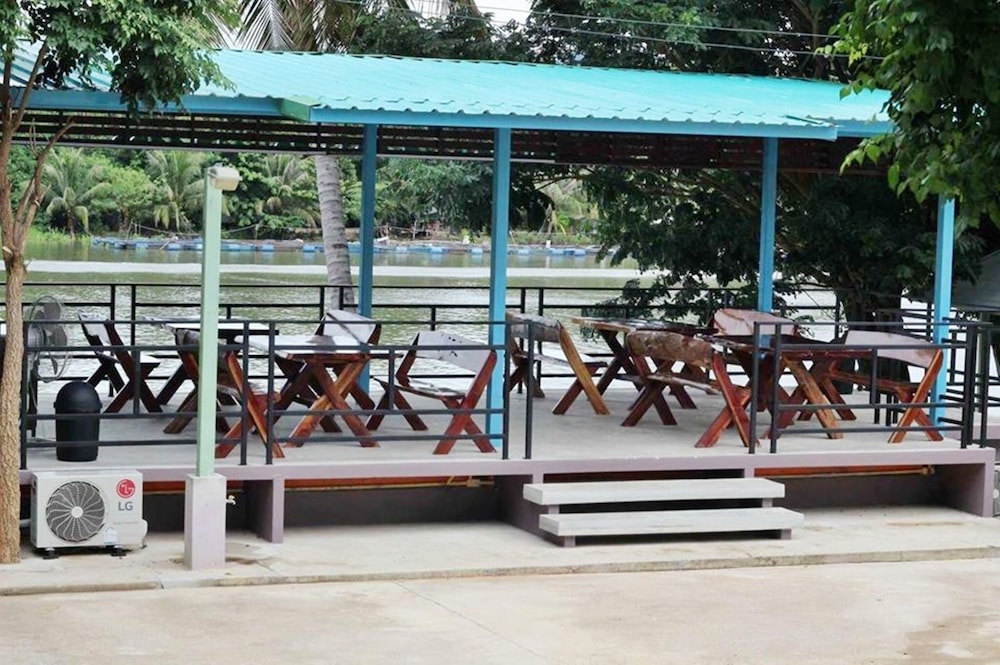 Golden Dragon Resort Kanchanaburi (ex Srisook Resort) 25/50