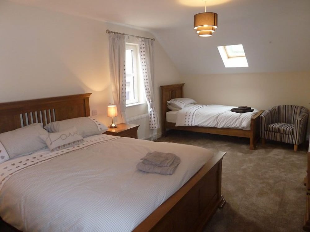 Oatlands Self Catering Cottages 7/22