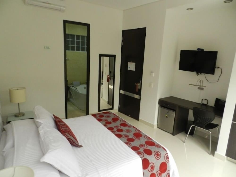 Hotel Bolivariana Plaza 9/30