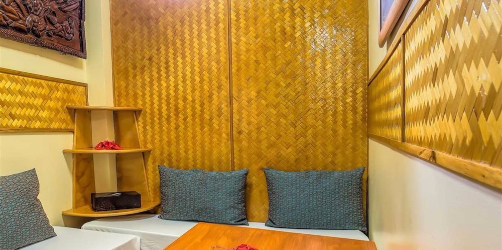 The Rarotongan Beach Resort & Lagoonarium 32/42