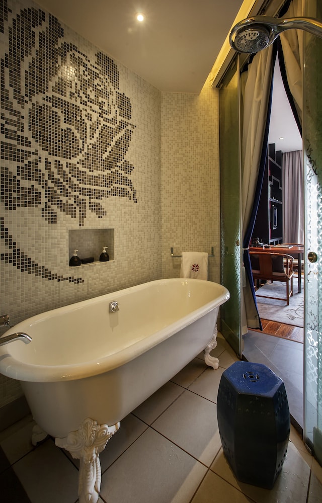 Angsana Hangzhou 23/24