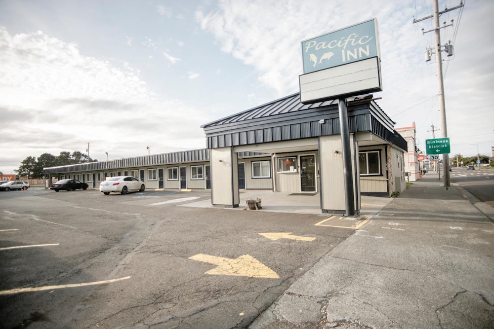 PACIFIC INN 21/23