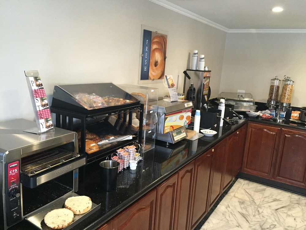 Best Western Pasadena Royale Inn & Suites 37/39