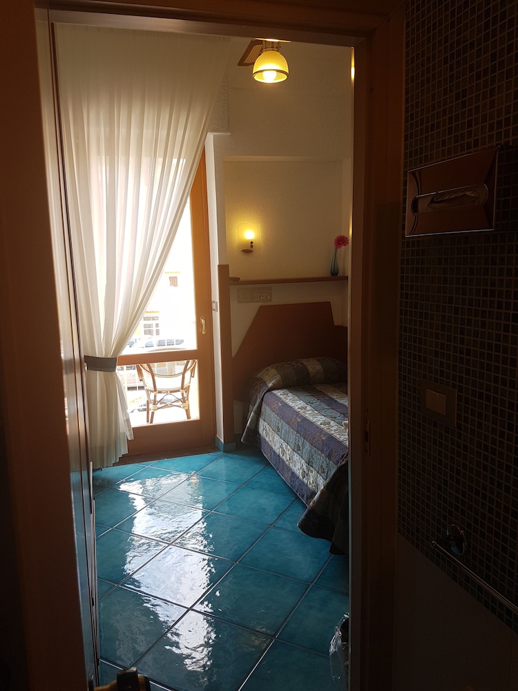 Hotel Residence San Pietro 34/67
