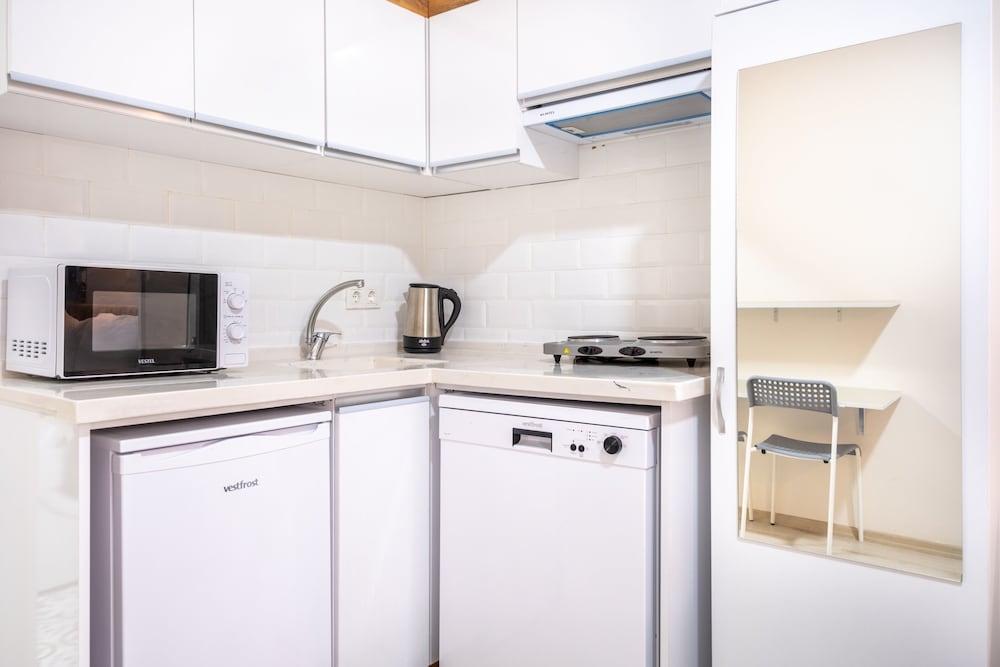 Fi Homes - Adults Only 16/31