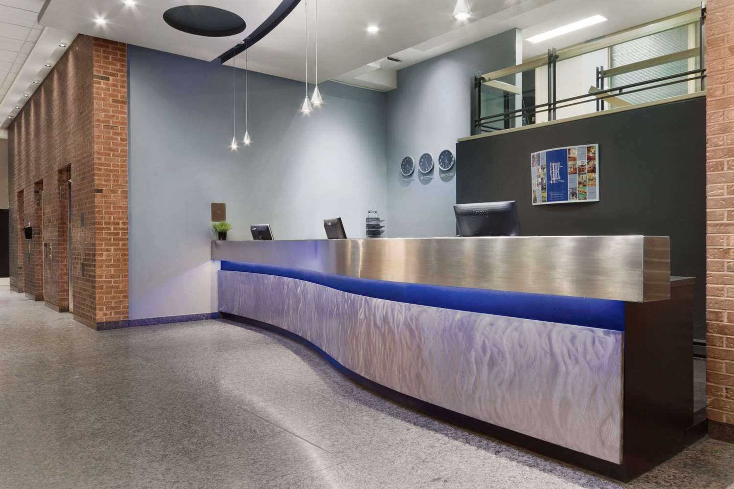 Lobby at Travelodge Hotel By Wyndham Montreal Centre, MONTREAL