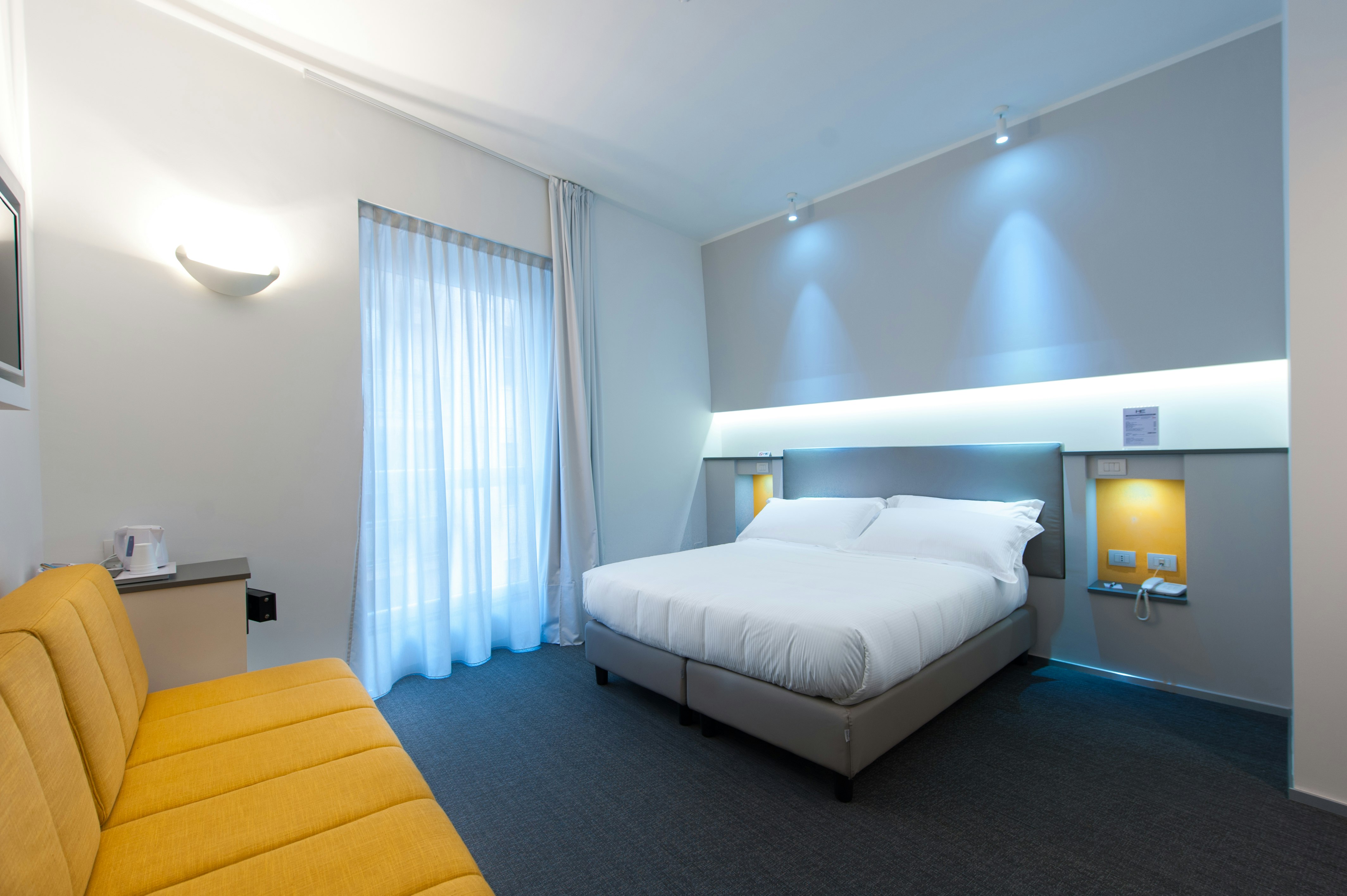 Hotel Executive Inn 23/61