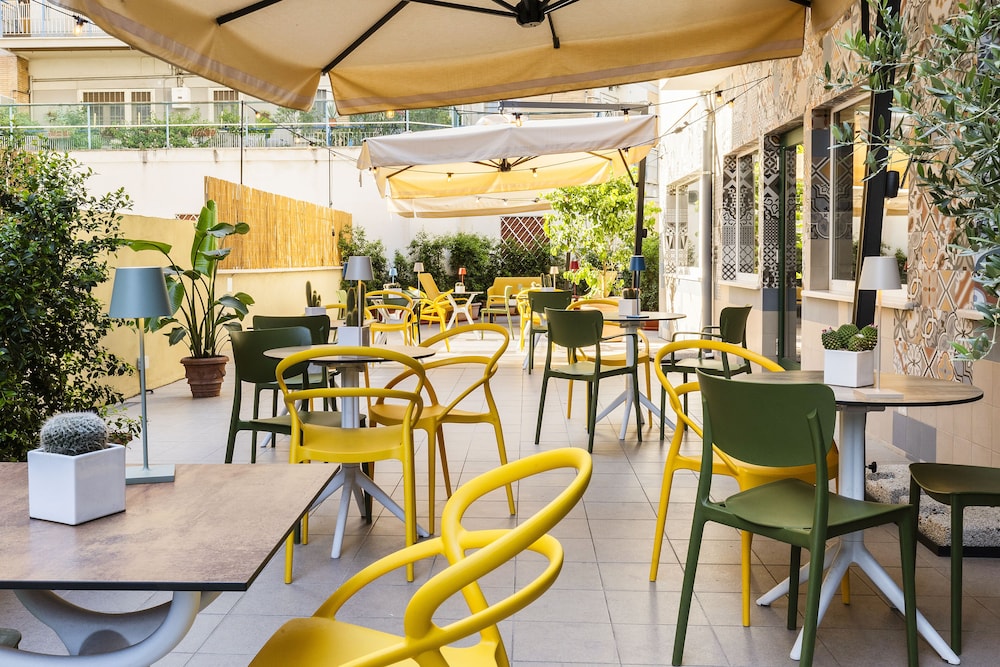 Adesso Hotel 40/50