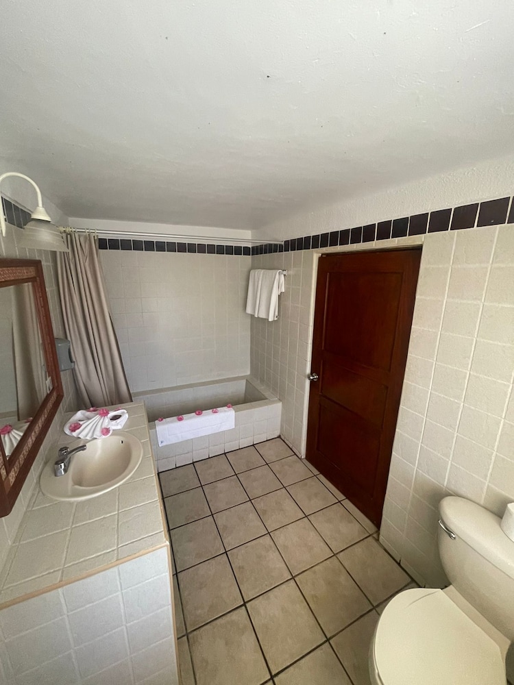 Hotel Balneario San Juan Cosalá 37/37