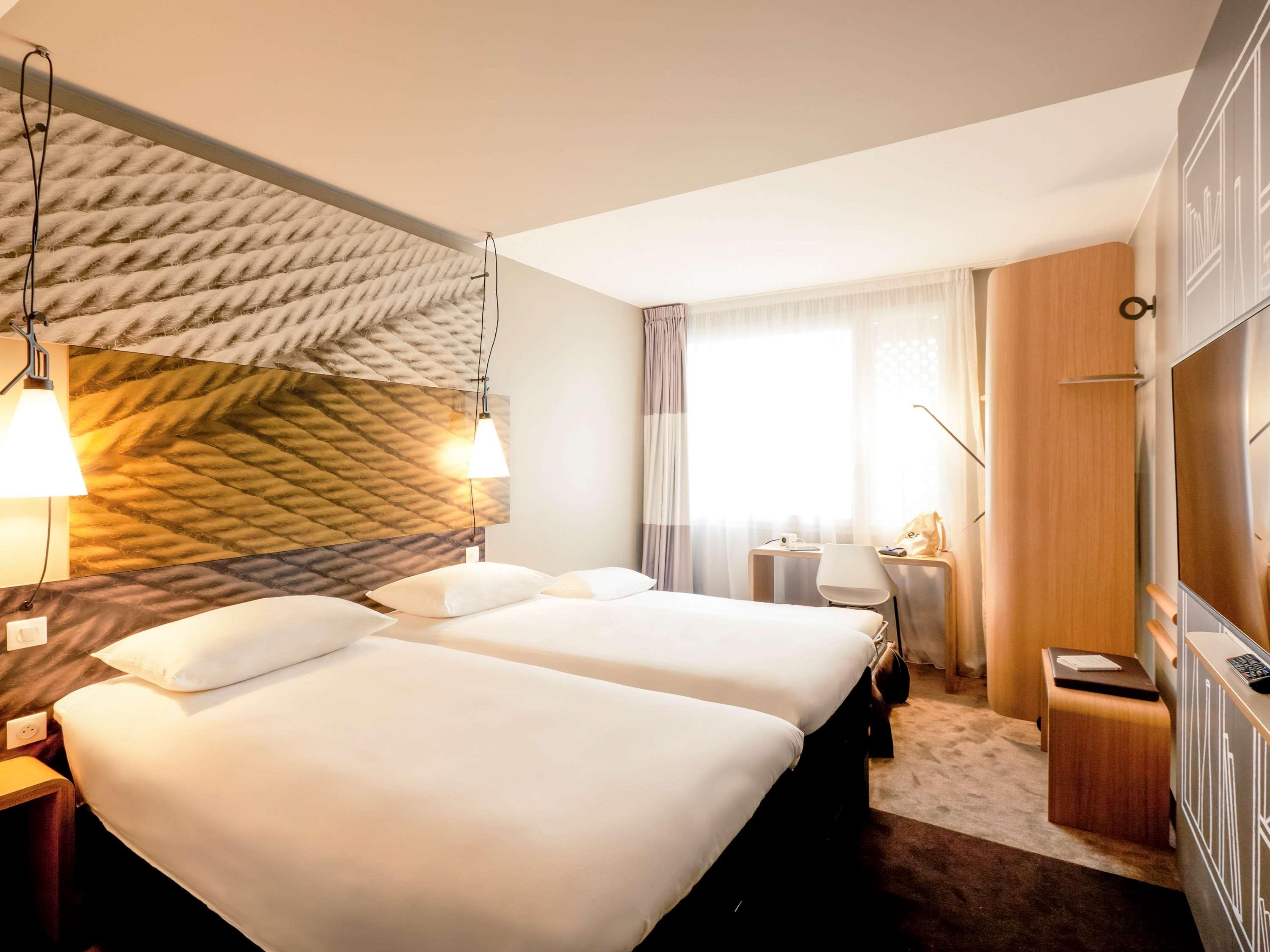 Room, Twin Beds