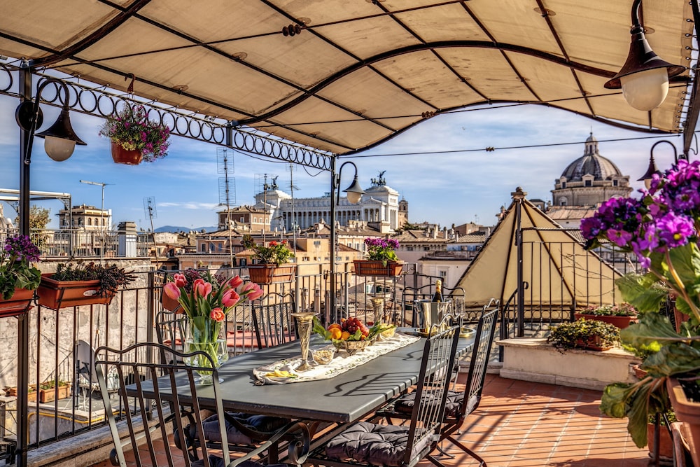 Pantheon View B&B 61/73
