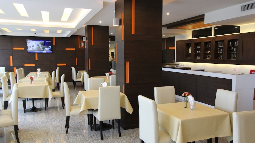 S Tara Grand Hotel 27/44