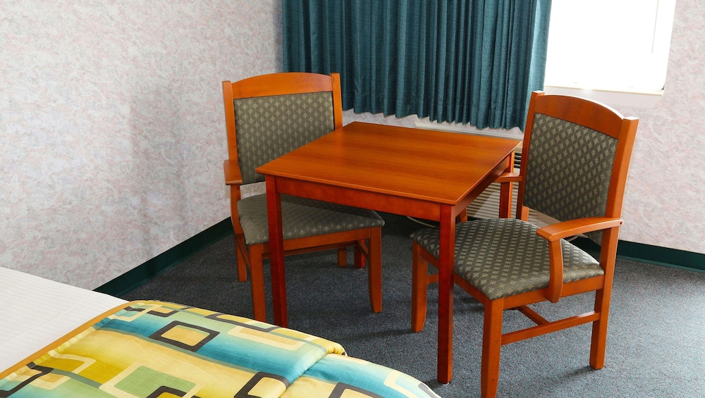 Magnuson Hotel Howell/Brighton 24/35