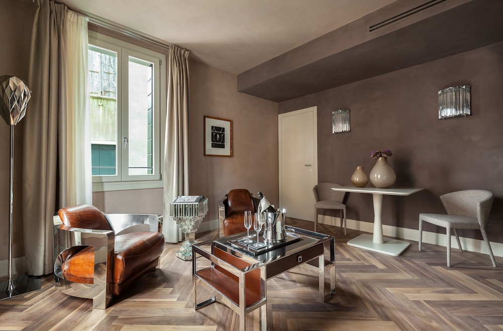 LIASSIDI WELLNESS SUITES 28/46