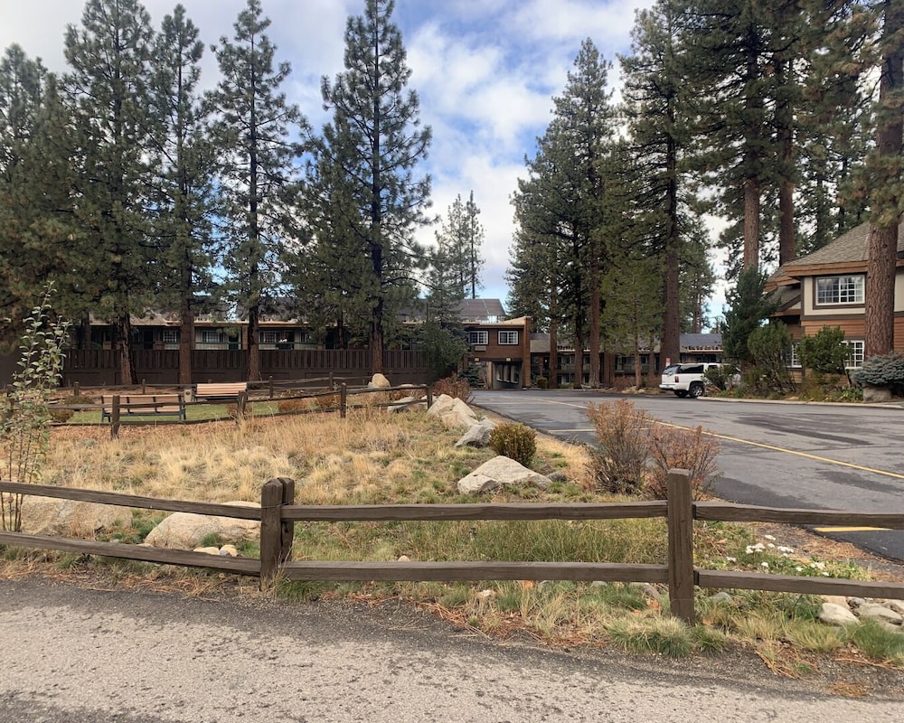 Holiday Inn Express South Lake Tahoe 59/60