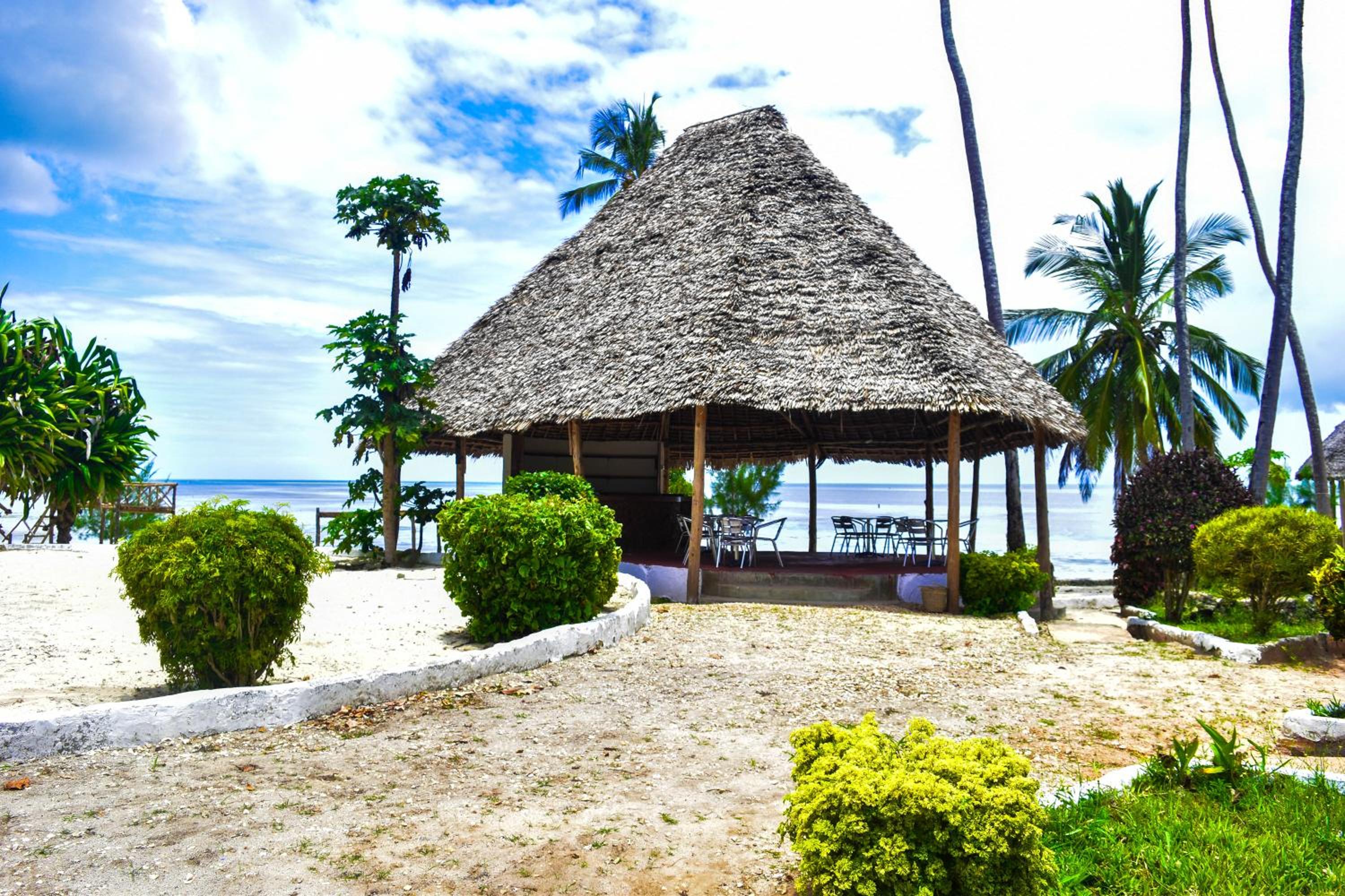 Coconut Tree Village Beach Resort 15/18