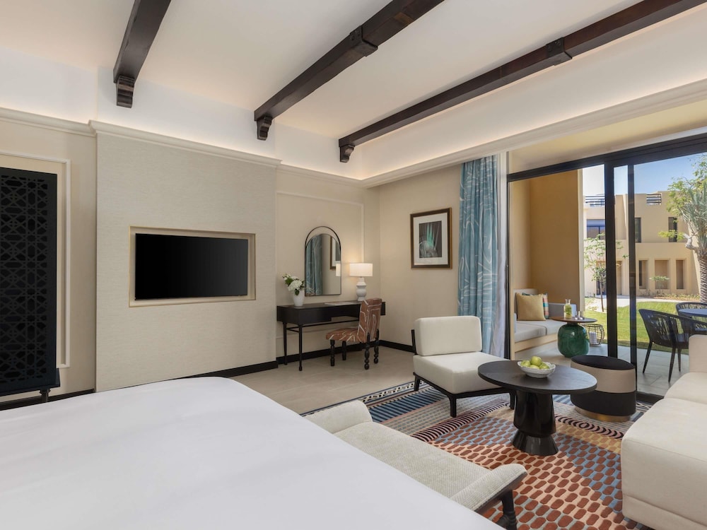 MAGNIFIQUE ONE BEDROOM SUITE WITH GARDEN VIEW
