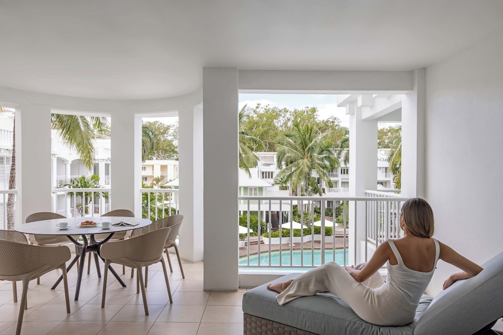 Peppers Beach Club & Spa Palm Cove 32/50