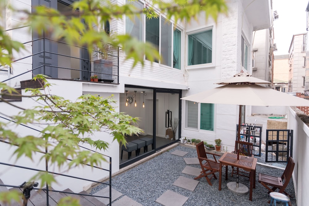 Mono House Hongdae 2 5/71