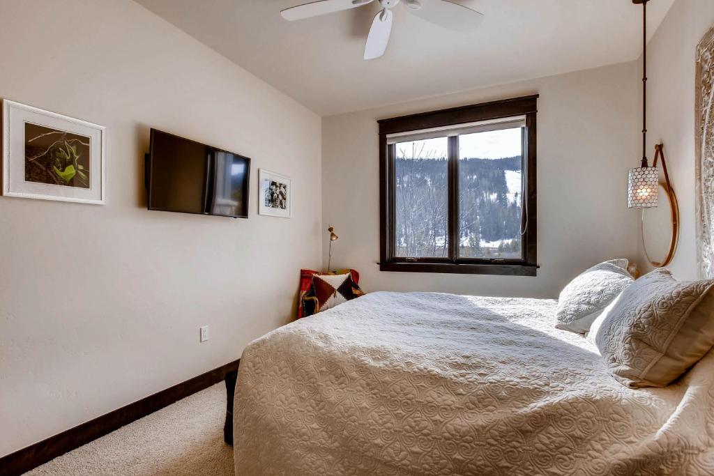 Premier, Town House, 3 Beds, 1.5 Bathrooms