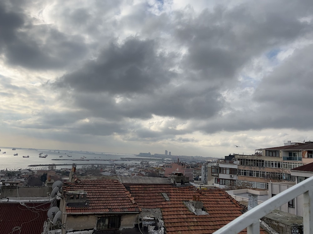 Istanbul Paris Hotel And Hostel 65/74