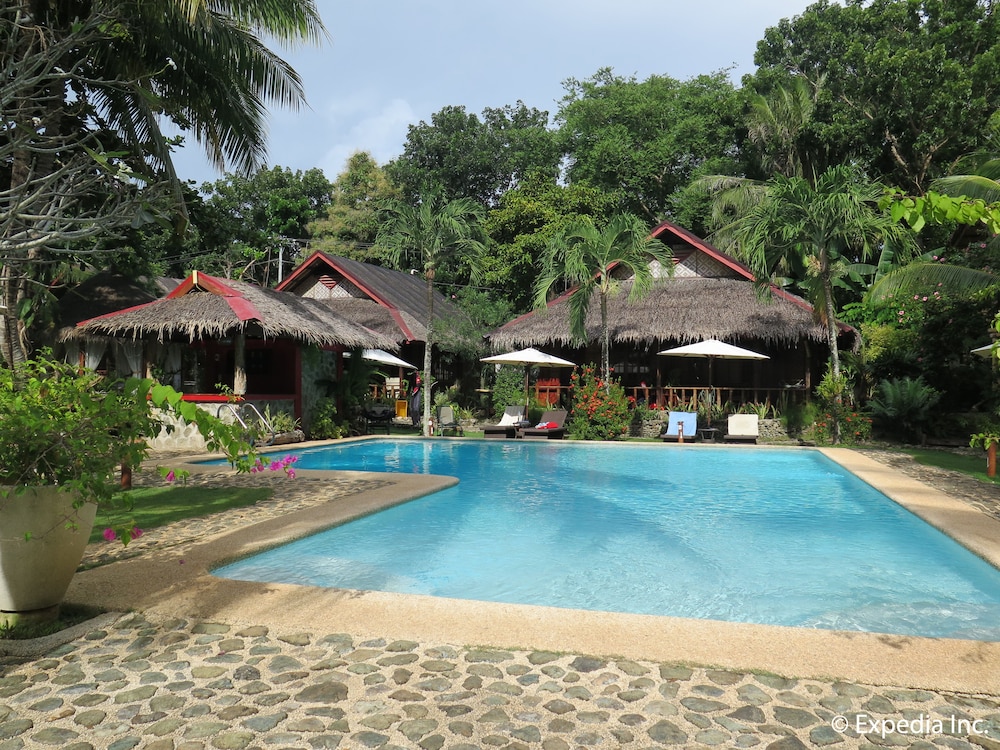 Oasis Resort 63/66