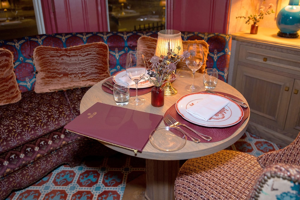 Melia London Kensington Member of Melia Collection 80/93