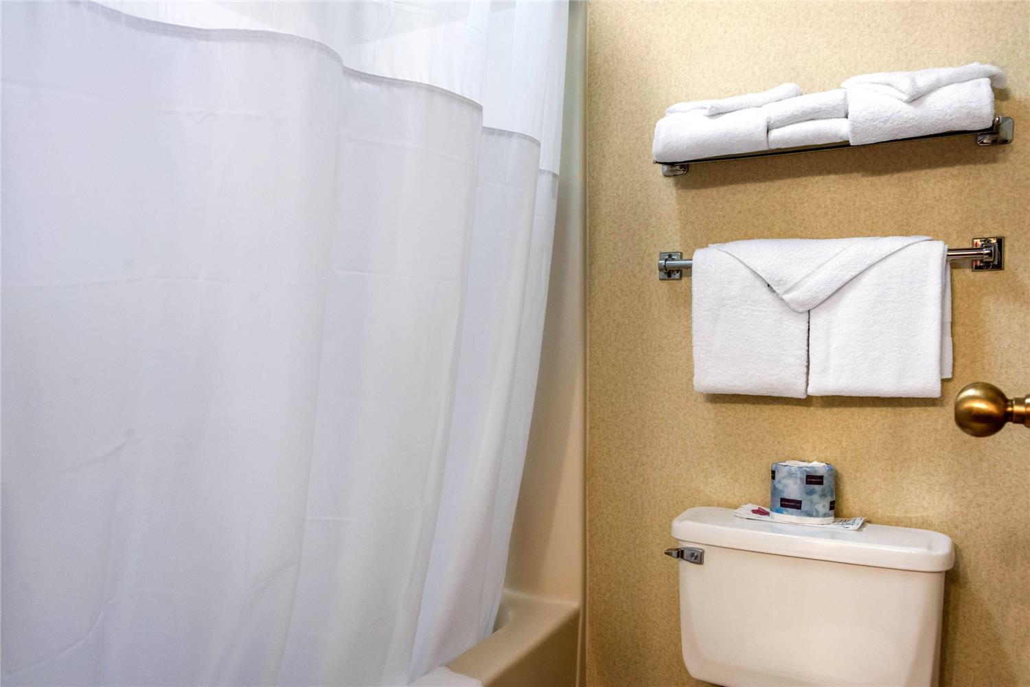 غرفة بسريرين مزدوجين، Quality Inn At Bangor Mall 5/5