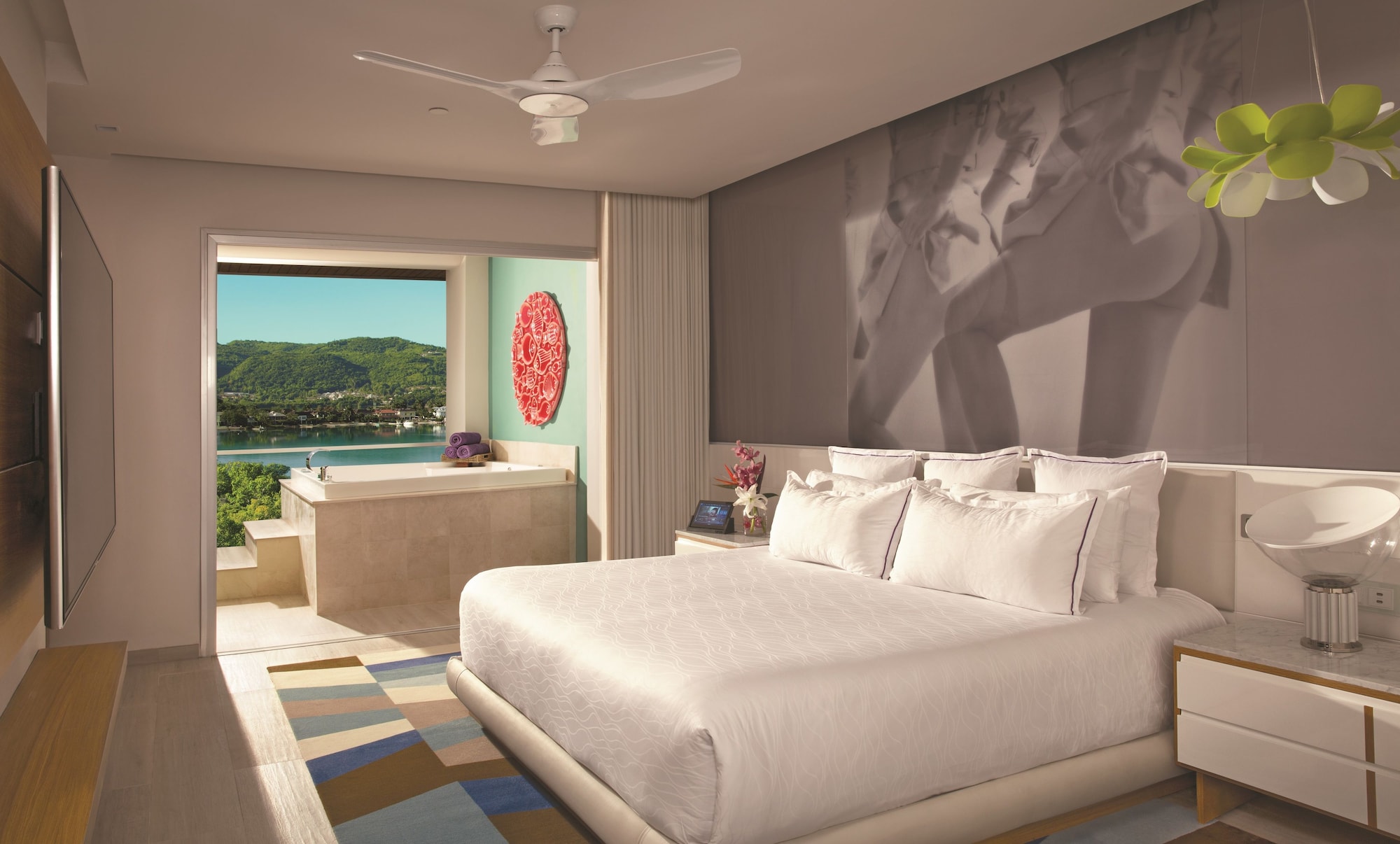 Xhale Club, Master, Suite, King Bed, Ocean View