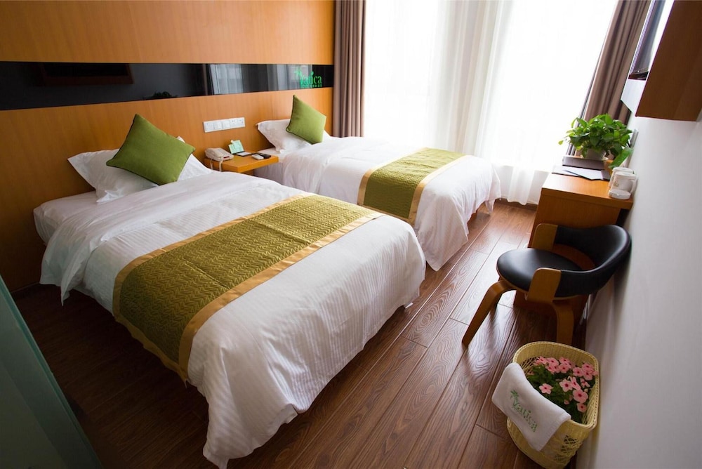 Vatica Shanghai Pudong New District DiShuiLake Hotel 25/28