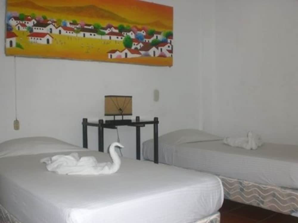 1 Bedroom, Tower, Basic, Quadruple, 3 Beds, Pool View