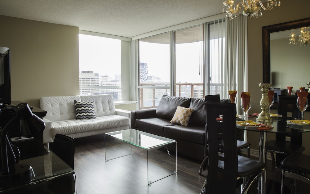 Canada Suites on Bay 30/50