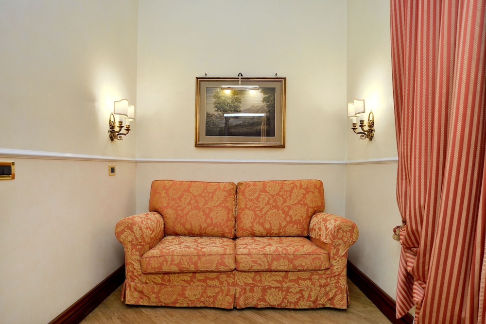 Hotel Palladium Palace 58/76