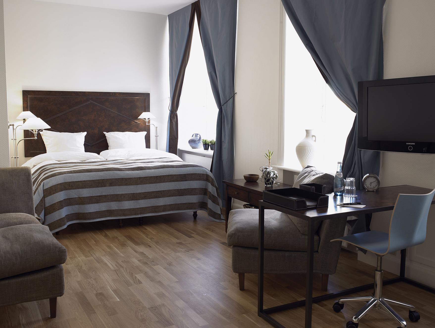 Semi Room, Standard, Single, Semi Double Bed
