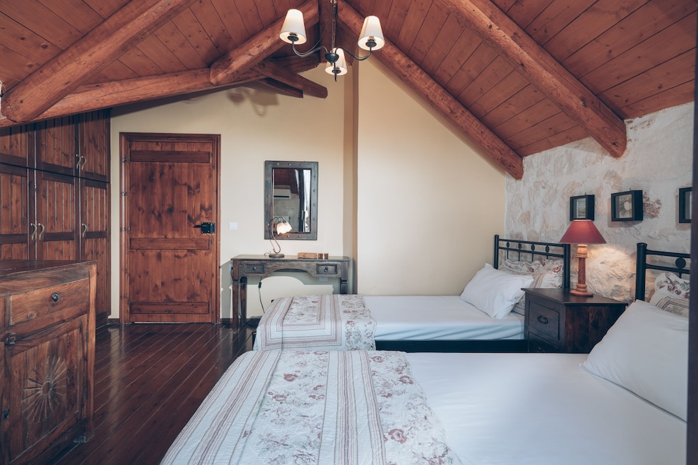 Alegria Villas 16/48
