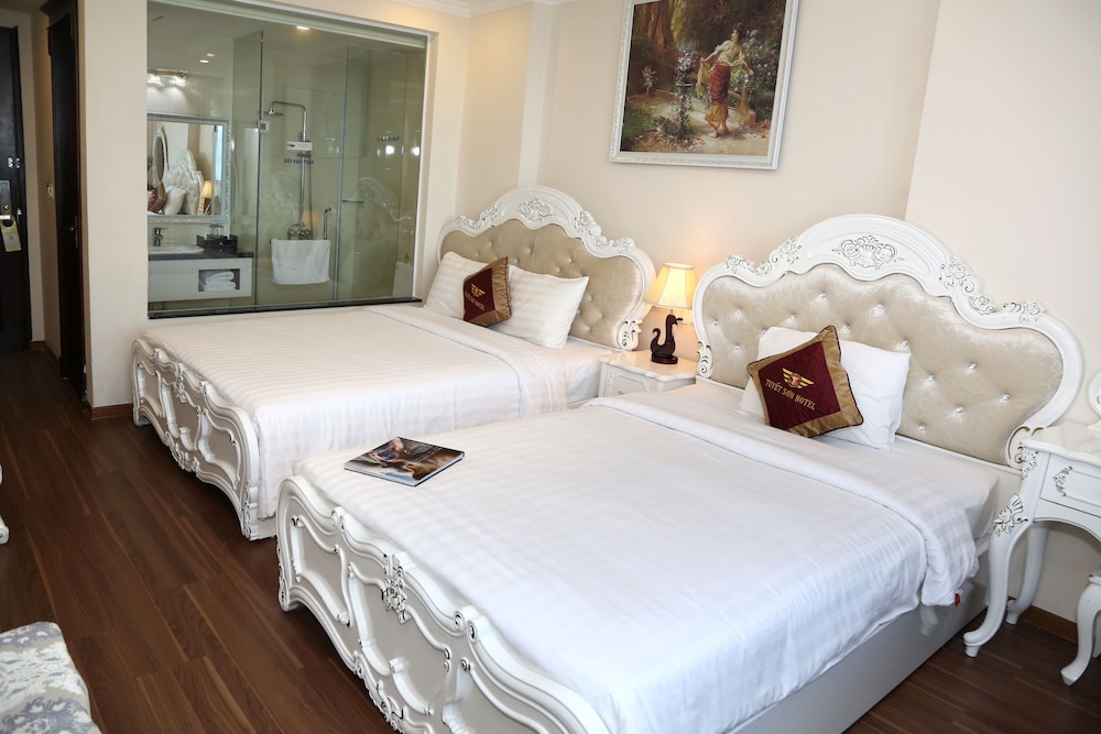 Tuyet Son Hotel 33/68