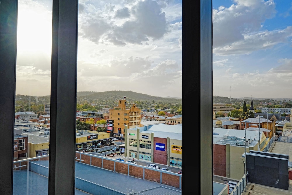 Mantra Albury Hotel 56/70